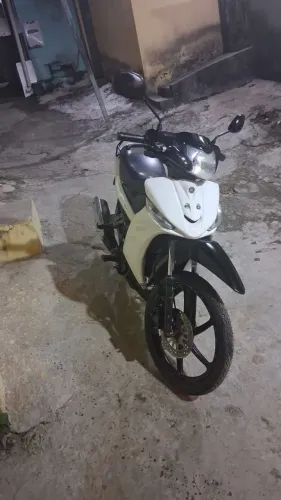 Moto toda boa