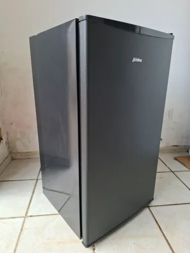Frigobar midea 100 lts novo