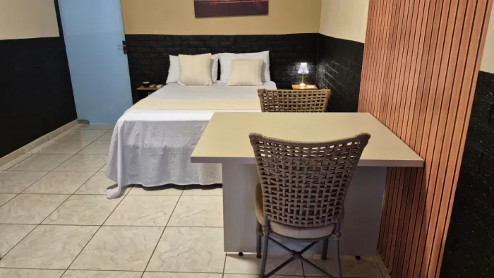 Suites privativas completas | Piscina | Churrasqueira | 