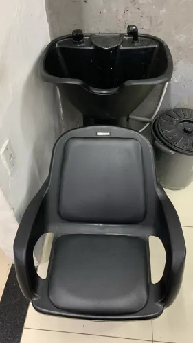 Vendo Cadeira, lavatório e bancada de barbearia