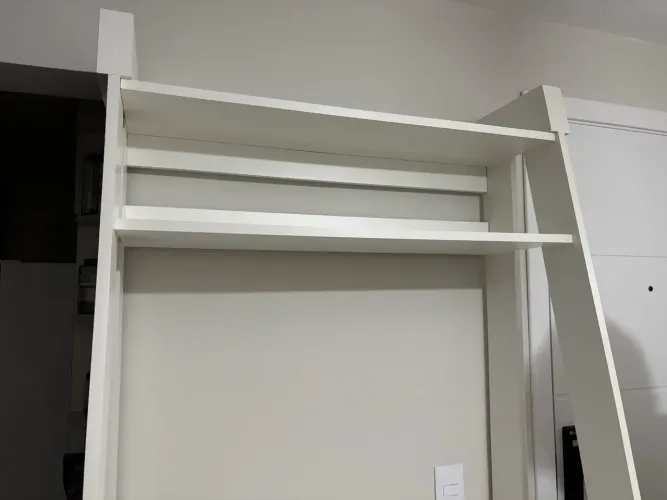 Escrivaninha de MDF