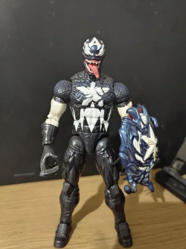 Capitão América venomizado