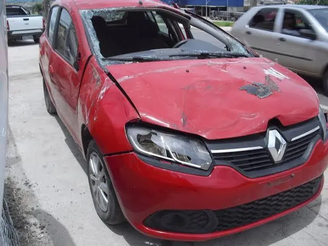 Renault Sandero 19 para retirada de peças.