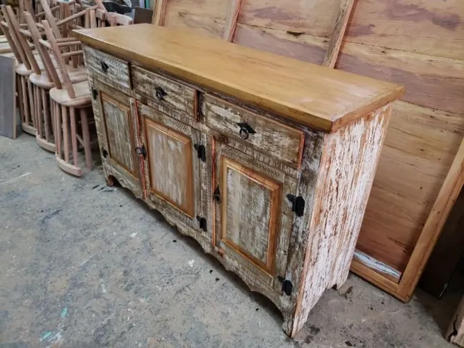 Buffet Demolição Com 3 Portas Em Patina