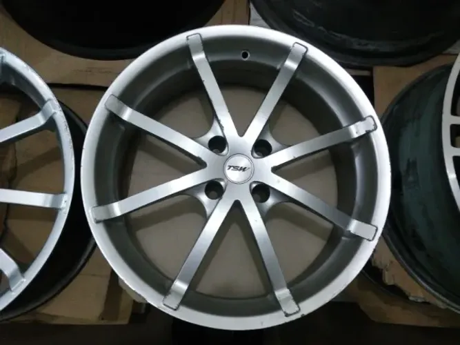 Rodas aro 18 tsw soyos 4x108 18x7 et25 prata