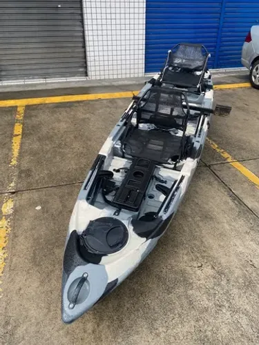 Caiaque caiman 135 pronto para motor completo avalio trocas 