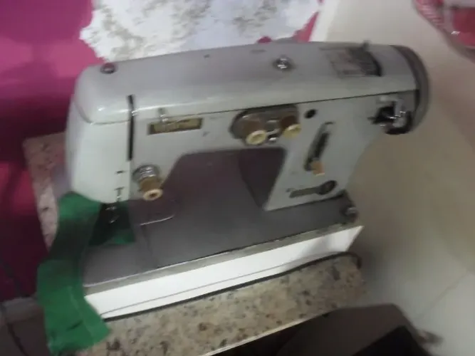  Maquina de custura perfeito estado