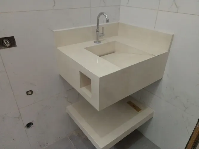 Kit Cuba e prateleira de porcelanato para Banheiro