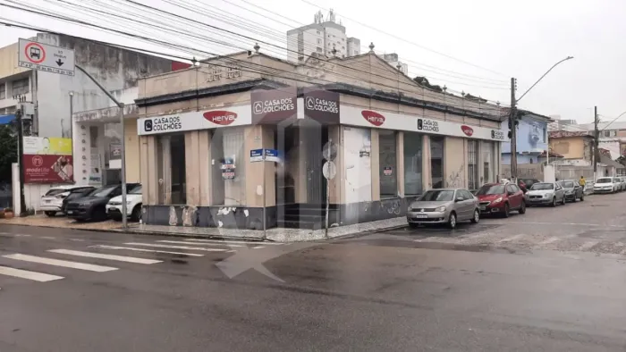 Prédio Comercial com 320m² esquina Rua Itabaiana com Rua Campos