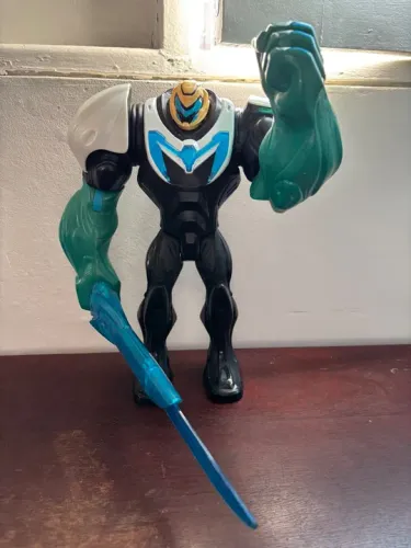 Boneco Max Steel Turbo Espada Laser