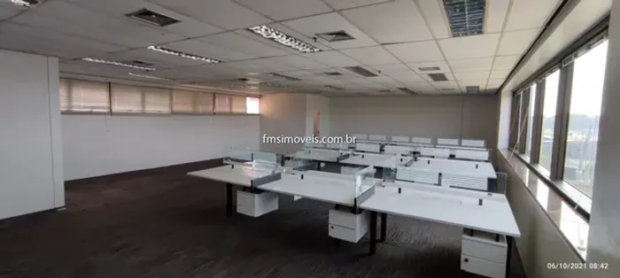 Locação de Sala Comercial de Alto Padrão em Barueri-SP, no Bairro Tamboré: 1 Sala, 4 Banhe