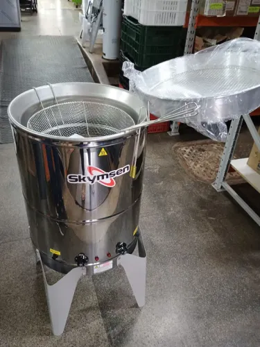 Fritadeira Industrial Skymsen Água e Óleo 8000w
