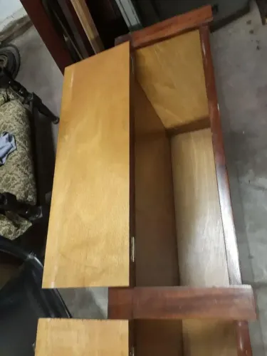 Baú Cabeceira cama casal de madeira vintage com duas portas.