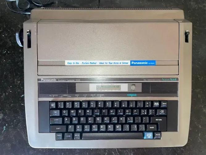Máquina de Escrever Eletrônica Panasonic R530 - Original Japonesa - Vintage - Antiguidade