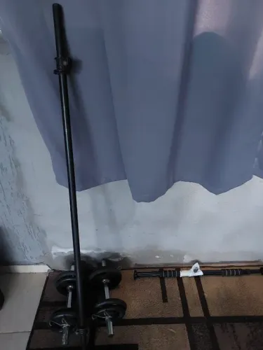 Halteres e Barras para Treino