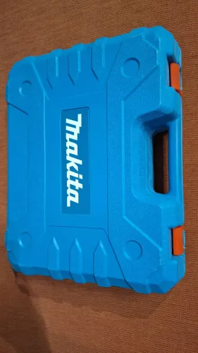 Parafusadeira de impacto 1/2 e Bits + maleta com.acessórios, baterias e carregador.