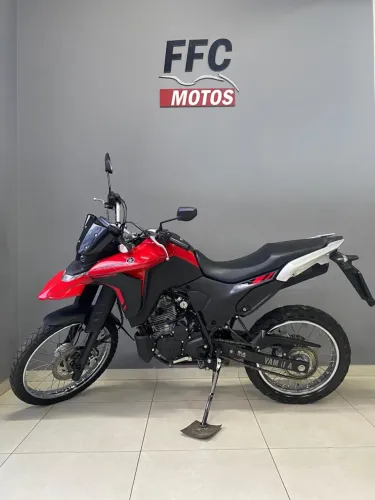 Lander 250 ano 2025 Faço Financiamento