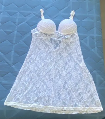 Camisola de renda branca