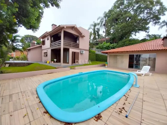 Casa no Vila Nova com Amplo Terreno e Piscina REF: 1500