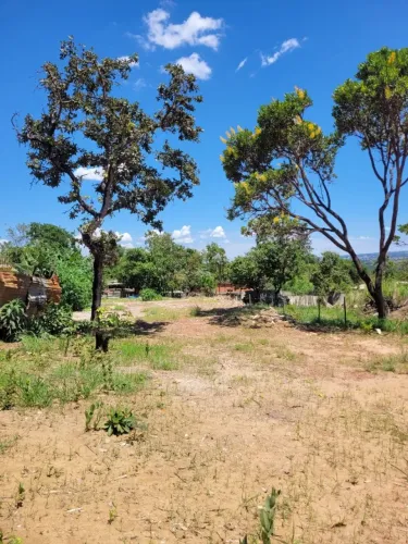 Vendo ou troco Lote no Condomínio Mansões Bougainville - 600 m²