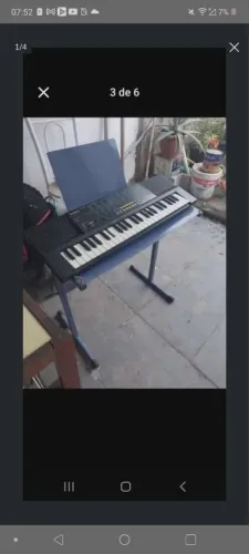 Teclado com suporte casio