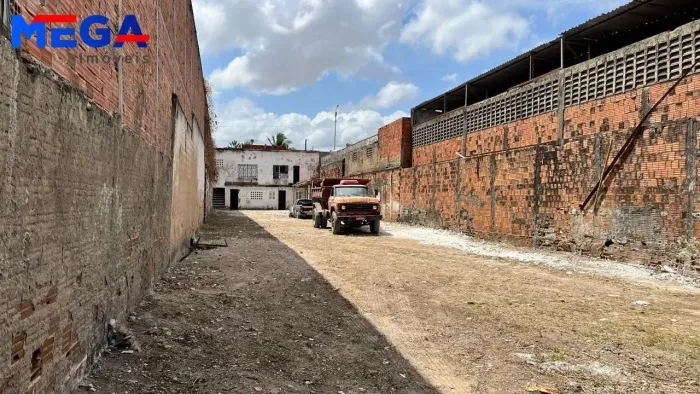 Terreno para alugar, 660 m² por R$ 2.582,12/mês - Cajazeiras - Fortaleza/CE