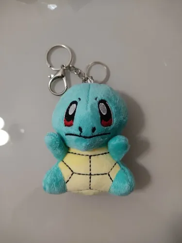 Pingente Pokémon Squirtle de pelúcia