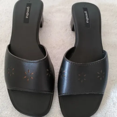 Sandália rasteirinha grendha (Nova) número 37