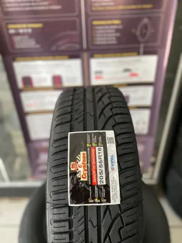 01 Pneu Crystone 205/55R16 Remold de Qualidade