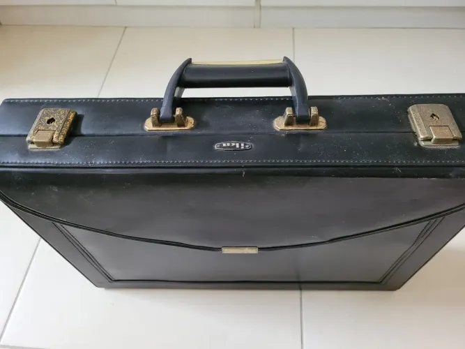 Pasta de mão de documentos marca IKA