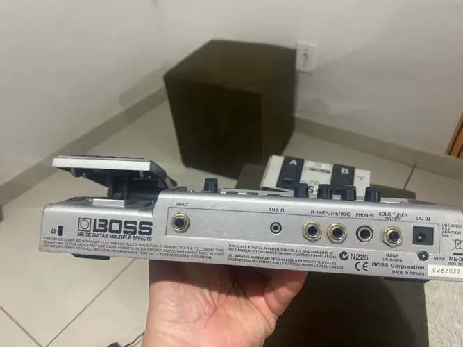 Pedaleira Boss ME 20