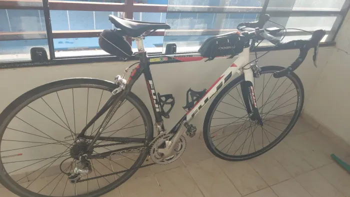 Bicicleta Fuji Roubaix Pro