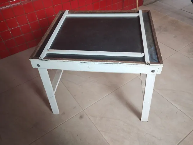 Mesa de jogos branca