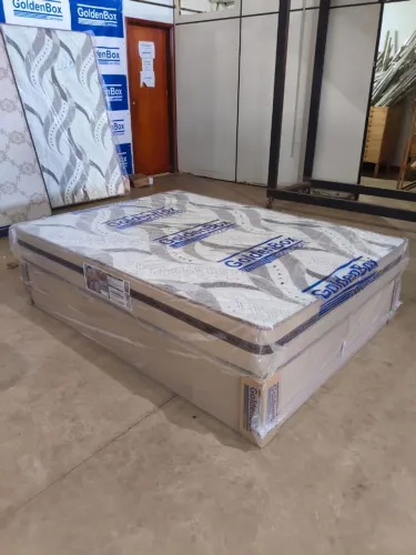 Cama casal com colchão molas ensacada Golden Box