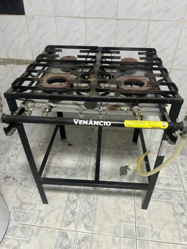 FOLGÃO INDUSTRIAL 4 BOCAS