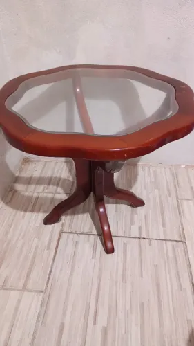 Mesa de centro com vidro- modelo rústico para dar charme e decorar o seu espaço 