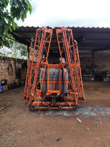 Pulverizador 800l barramentos hidráulica eletrônico 