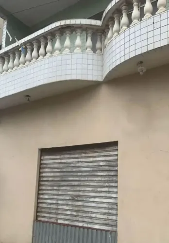 Alugo ponto comercial tem 42 metros quadrados em Itapuã - Salvador - BA