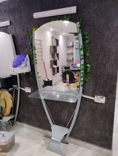 Espelho para salão de beleza com bancada