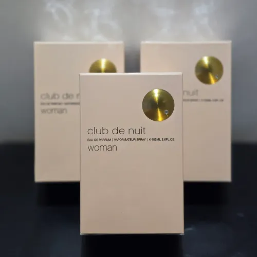 Club de Nuit Woman