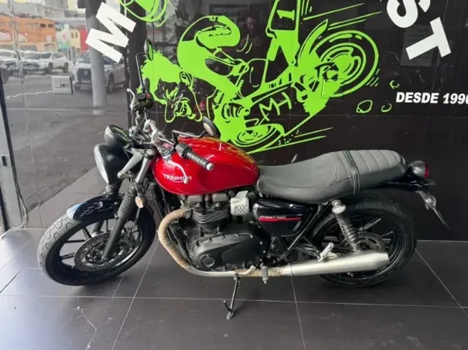 Triumph Street Twin 900 