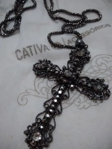 Colar Crucifixo Strass Cativa Acessórios