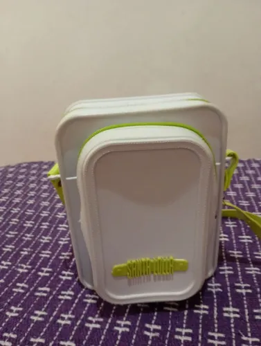 Bolsa transversal, marca Santa Lolla original. Não está com defeito e nem furada. Bom est