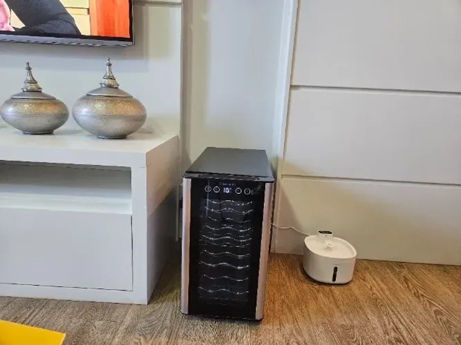 Adega Climatizada Eletrolux 8 garrafas 23l 127v 50w