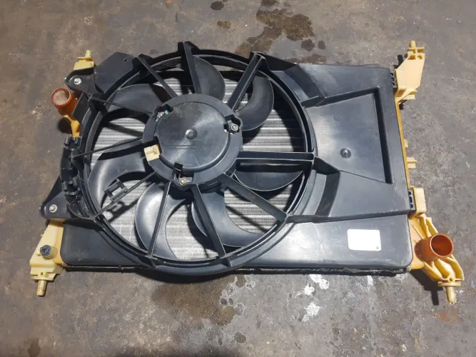 Radiador ventoinha Fiat Punto 1.4 2011/2014
