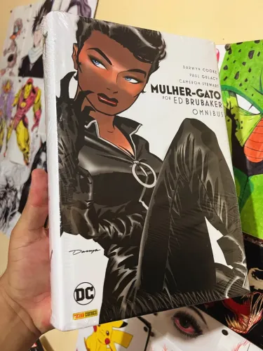 Mulher Gato Omnibus por Ed Brubaker lacrada