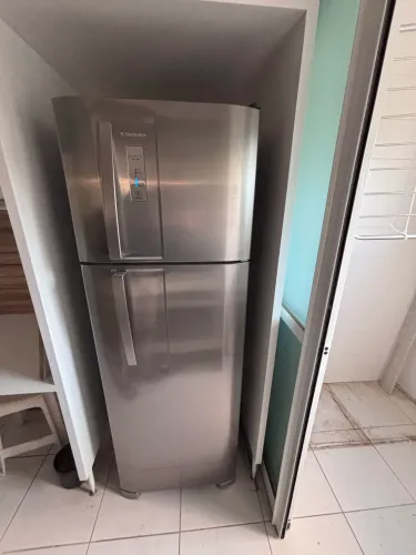 Vendo :: Geladeira Electrolux Inox FROSTFREE