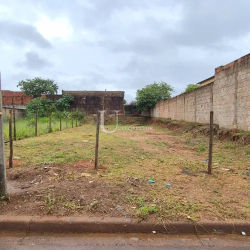 Lote/Terreno Plano - 10 x 30 - pronto para construir - 2195Udi