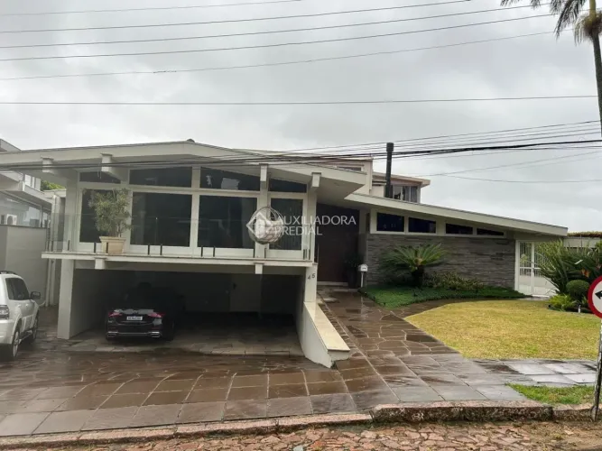 Casa em condomínio fechado, Bairro Santa Tereza, 5 dormitórios sendo 4 suítes, Condomínio 
