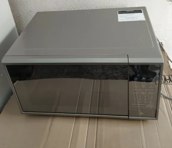 Microondas LG semi-novo 30 litros 